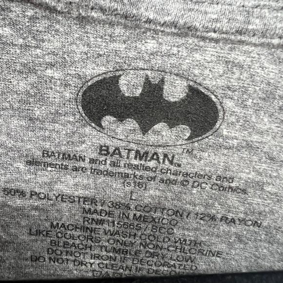 Batman Shirt Mens Large Gray T-shirt Logo Super Hero Comfort DC Comics - Picture 5 of 9